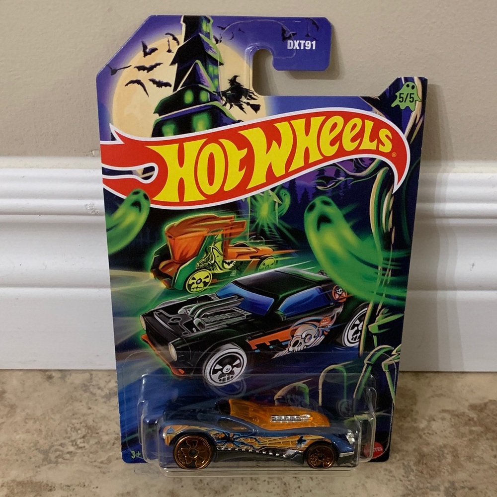 Hot Wheels NEW CUL8R car Halloween 2025 - 5 of 5 DXT91 JCG93-ND710 21A